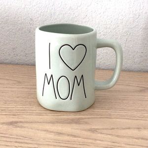 Rae Dunn I ❤️ MOM Mug